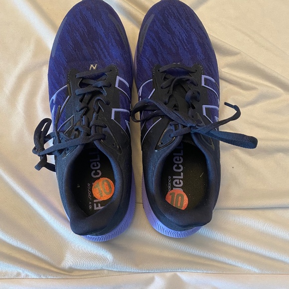 New Balance Runners - Picture 1 of 3